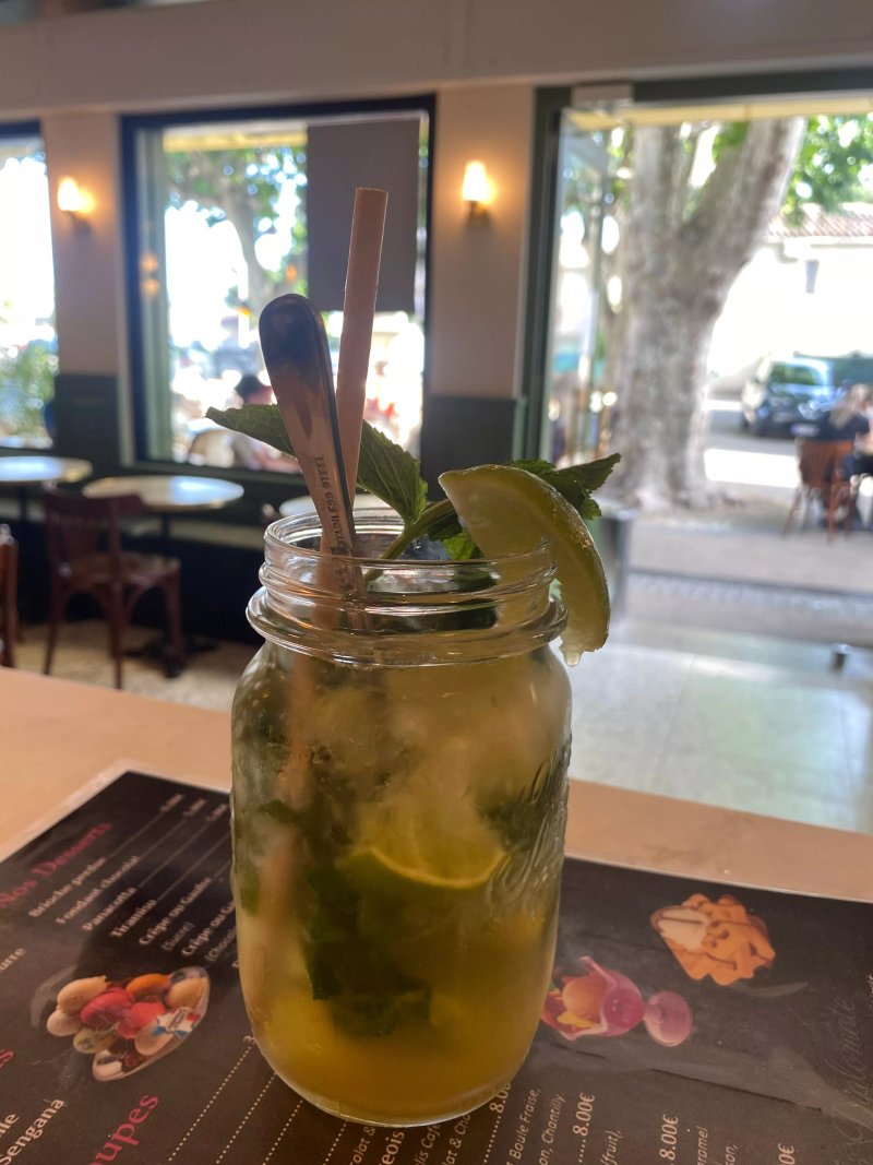 Le Cafe Diplomate