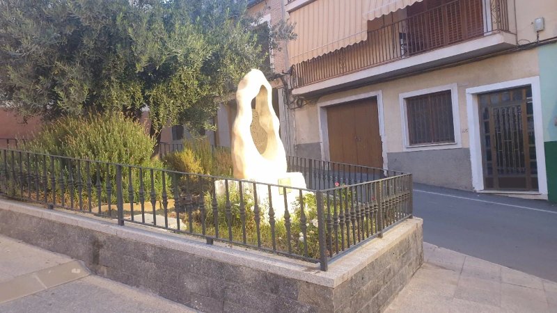 Escultura a Fray Dionisio Tomas Sanchis