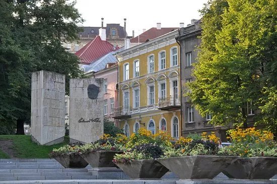 Kirjanik Eduard Vilde (monument)