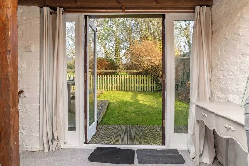 A charming cottage with communal gardens, the perfect escape for a Fowey break