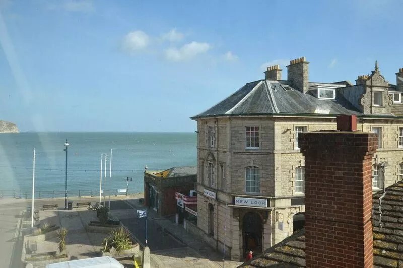 Crows Nest - Two Bedroom Apartment, Sleeps 3