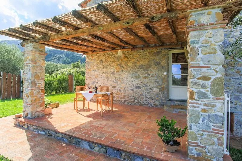 Villa / Independent home in Lucca with 3 bedrooms sleeps 6