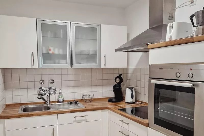 Super centrally located apartment with satellite TV and WiFi