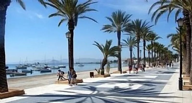Playa 111, 2 Bedroom 2 Bathroom ground floor apartment 2 mins walk to plaza WiFi