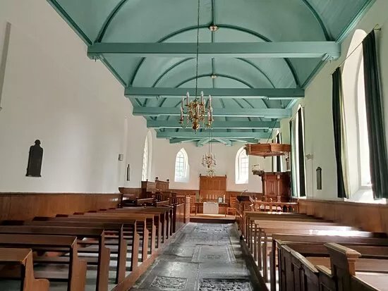 Sint Genoveva Kerk (12e Eeuw)