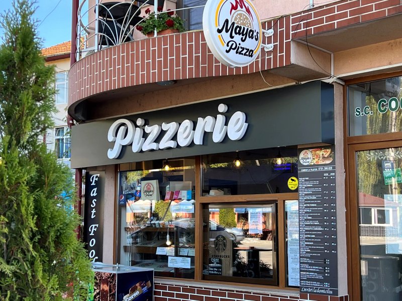 Maya's Pizza