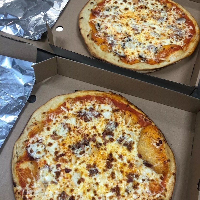 Llieno's Pizza Company