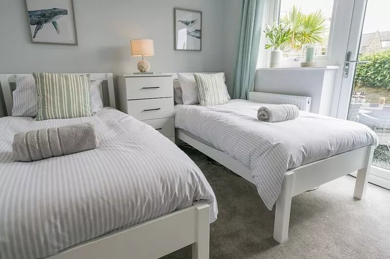 Cregyn Mor -  a coastal that sleeps 6 guests  in 3 bedrooms