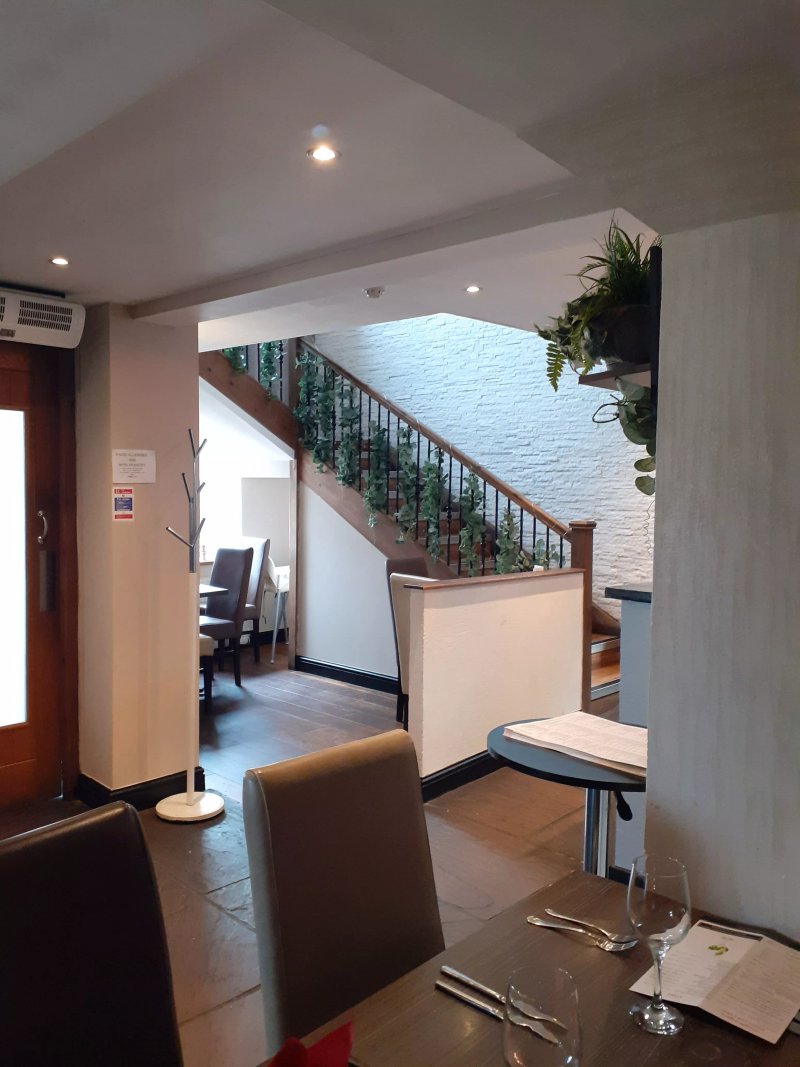 Darwen Bar &. Grill