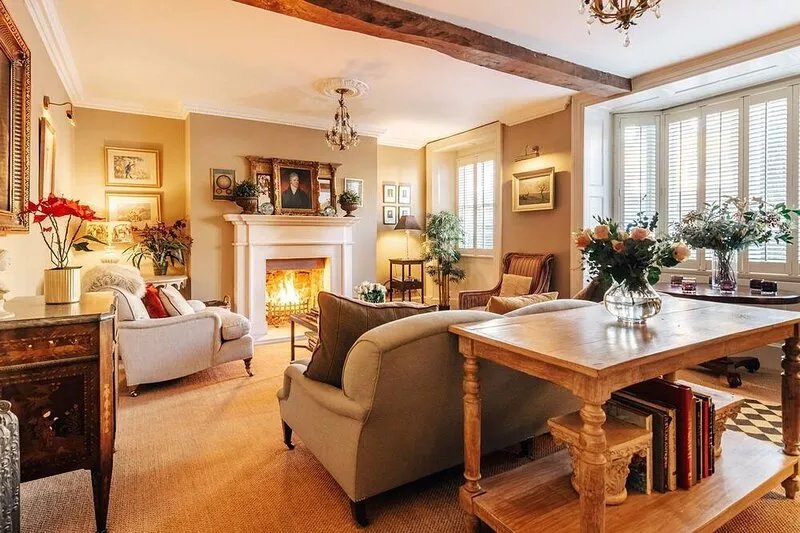 Singer House - sleeps 6 guests  in 3 bedrooms