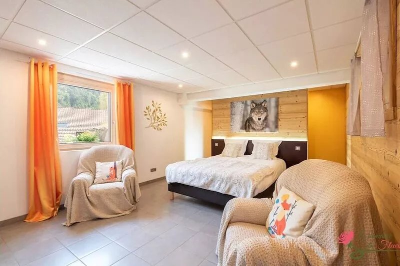 Le Domaine des Fleurs, La Gentiane apartment with private sauna and swimming