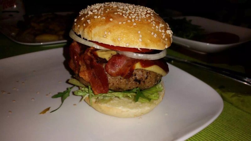 Gogi's Bistro