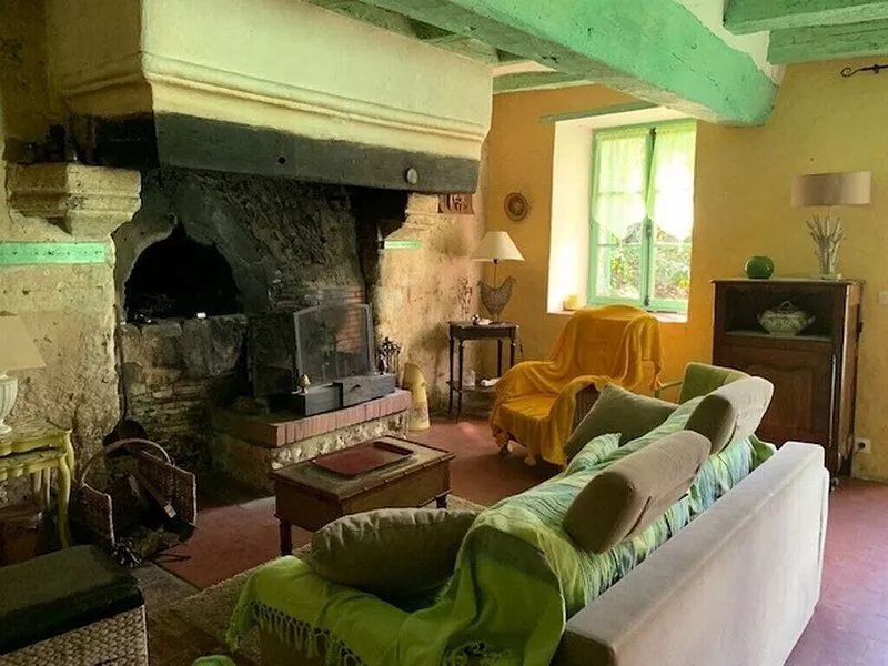 Gîte Beaumont sur Dême 4 rooms, sleeps 8