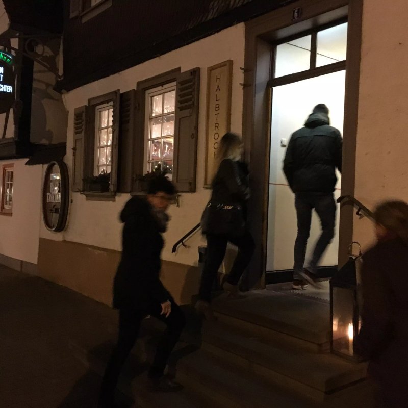 Weinstube Halbtrocken