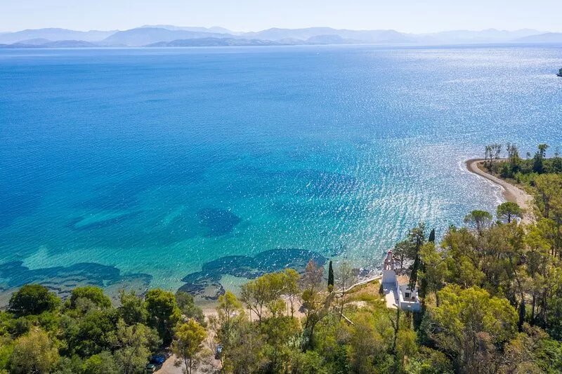 Petrinos Cottage in Dassia, Private pool, A/C, WiFi, 300m to the beach.