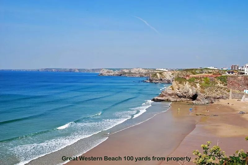Stunning Garden Apt, Newly Refurbished & Parking - 5 mins walk to the beach!