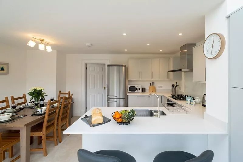 Pinky Cottage - sleeps 6 guests  in 3 bedrooms