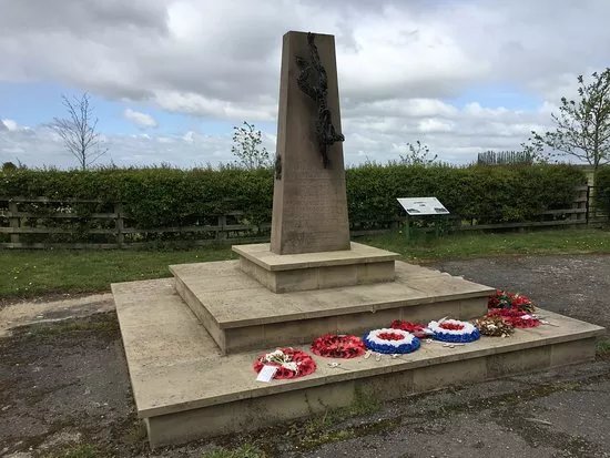Memorial to 12 Squadron and 626 Squadron of RAF Wickenby