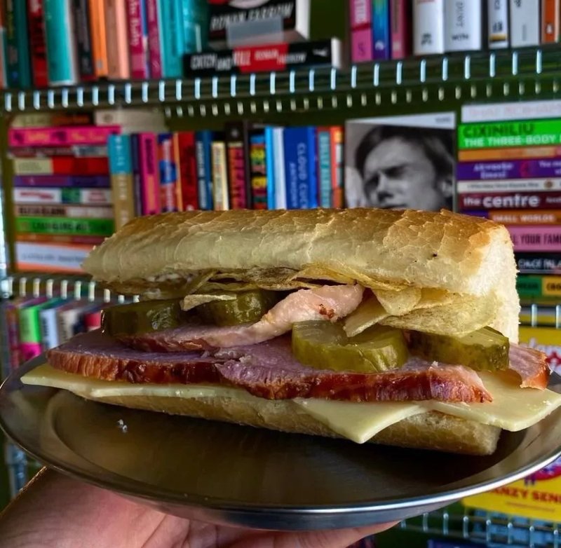 Lenny's Coffee & Books