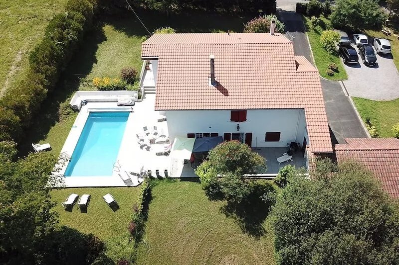 Large house, standing, pool tranquility near the sea Biarritz Anglet