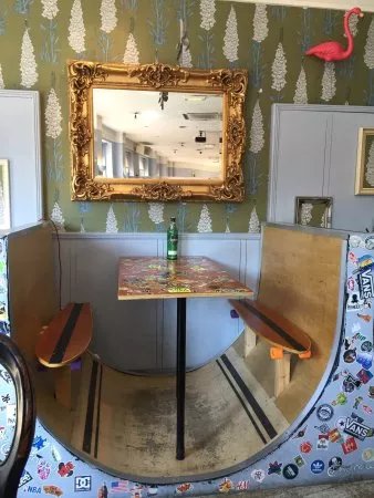 Woody's Bar & Kitchen
