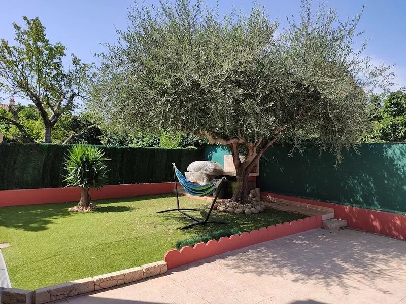 Close to center, comfort room in air-conditioned villa sauna, billiard, garden