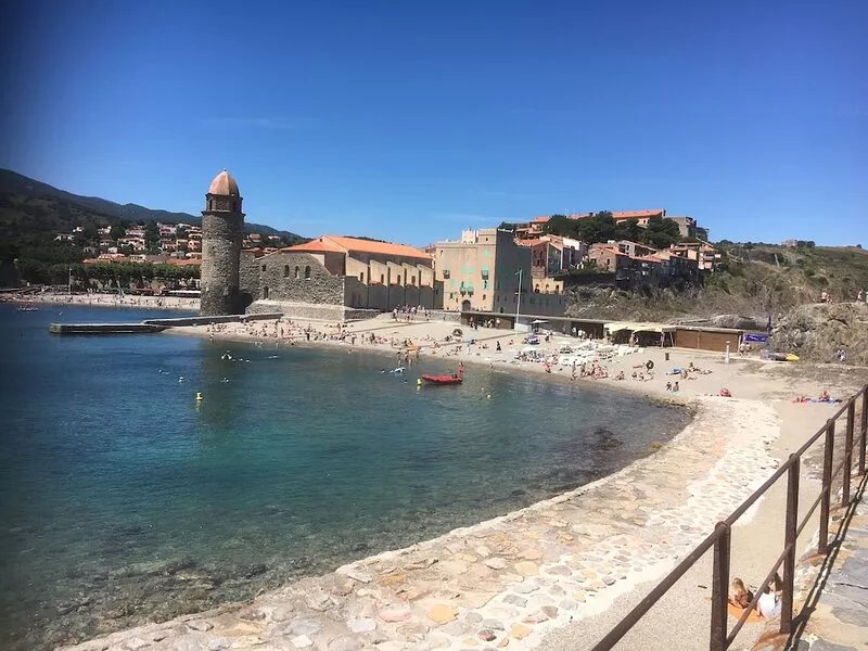 Chez de Le Monde - classic french property overlooking the Mediterranean