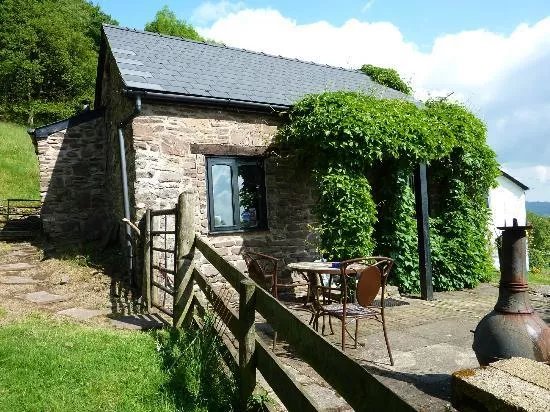 Shepherds Cottage & Maes-y-deri at Tyn-y-bryn