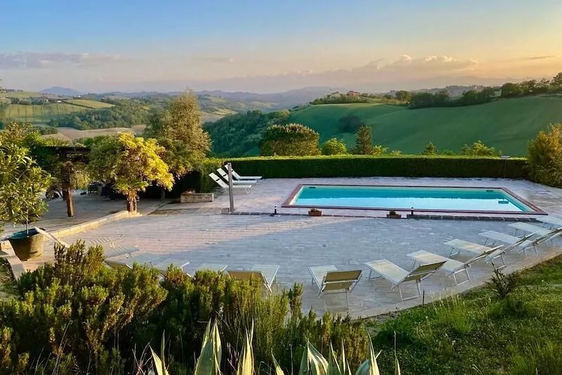 Exclusive large villa with private pool, wi-fi and air-con, near beaches