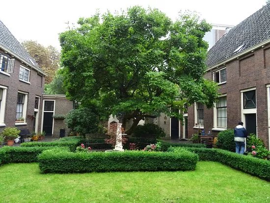 Rijksmonument Jean Pesijnhofje Leiden