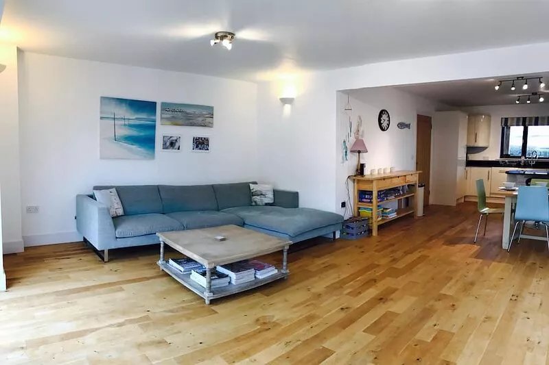Fantastic family house walking distance to the beach and shops at Widemouth bay