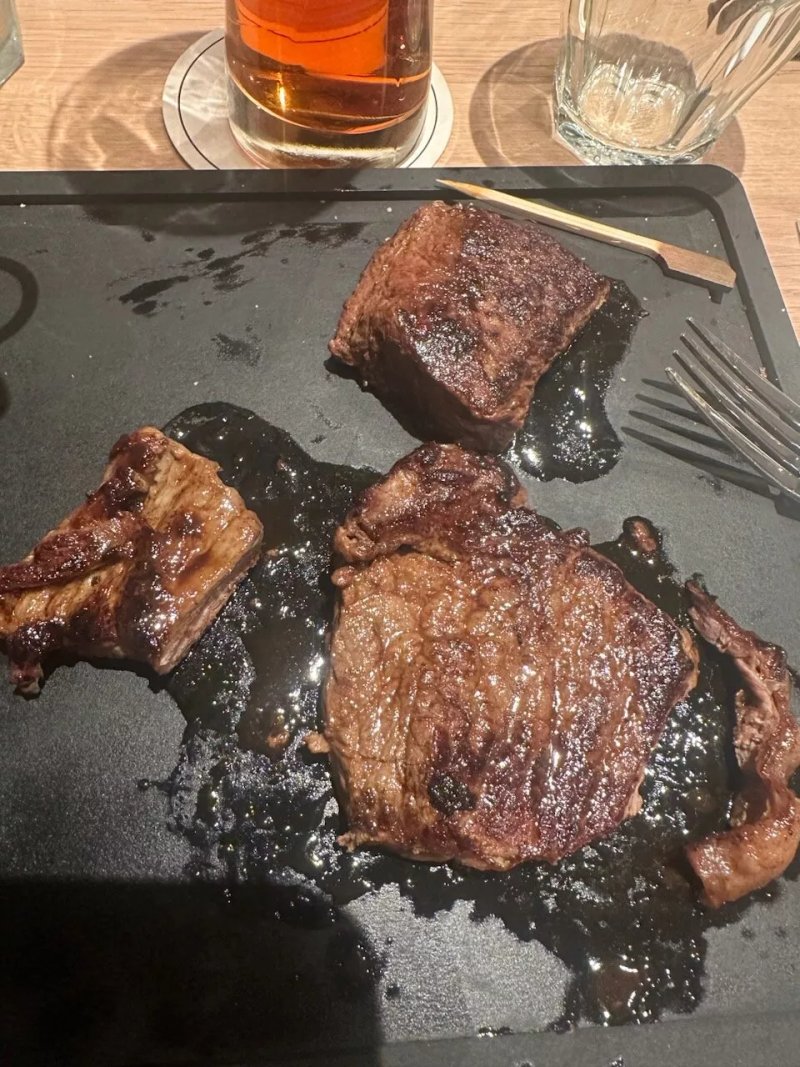 Hippopotamus Steakhouse