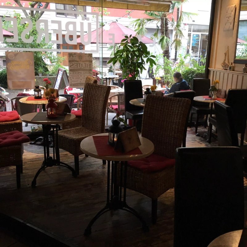 Cafe Ubersee