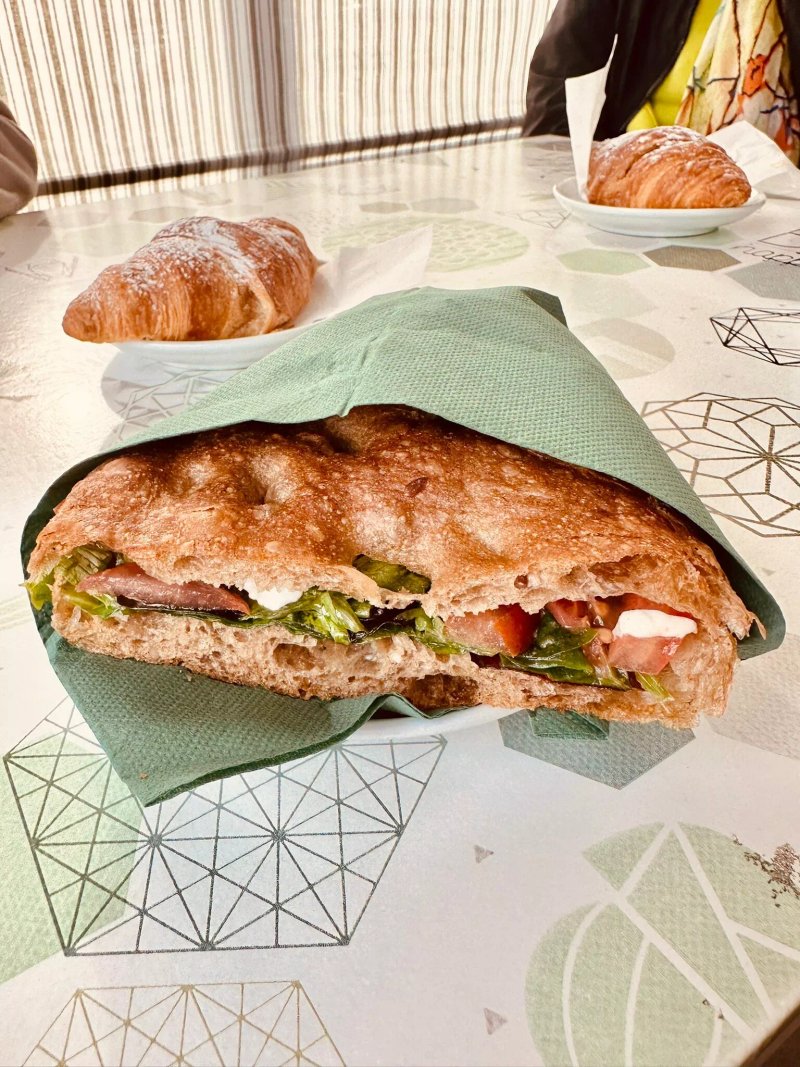 Iris Bar