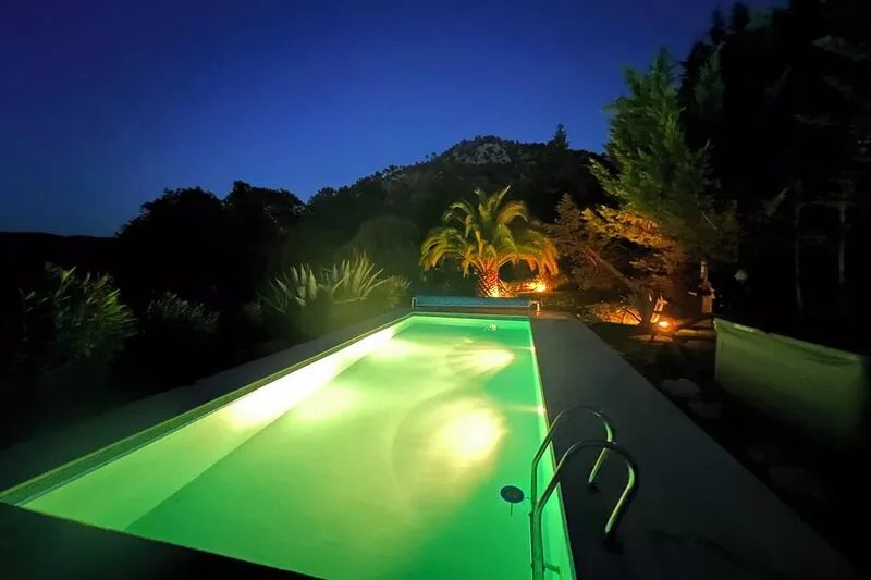 100%  private. villa Palmeraie, Swimming pool, 3 terrace, Jacuzzi.