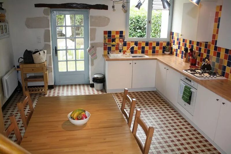 Loire Valley cottage near Saumur, peaceful but close to village amenities.