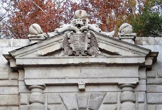 Puerta de Las Granadas