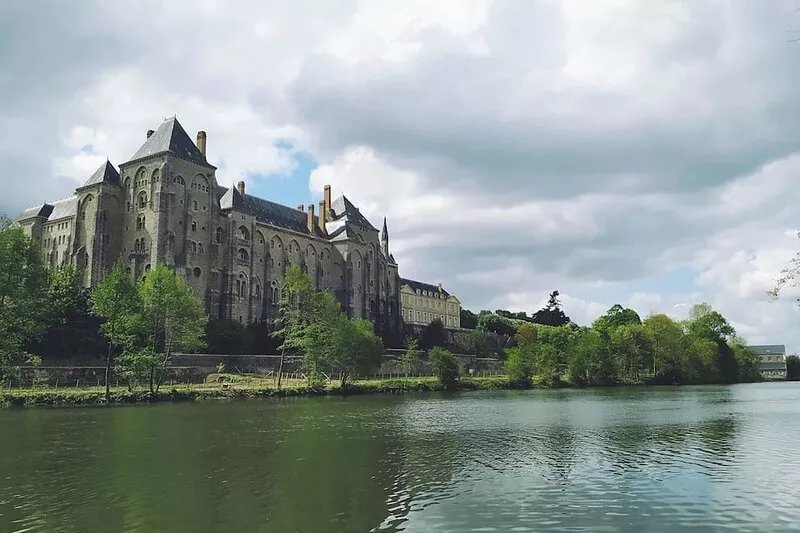 Homerez - House in Solesmes with terrace