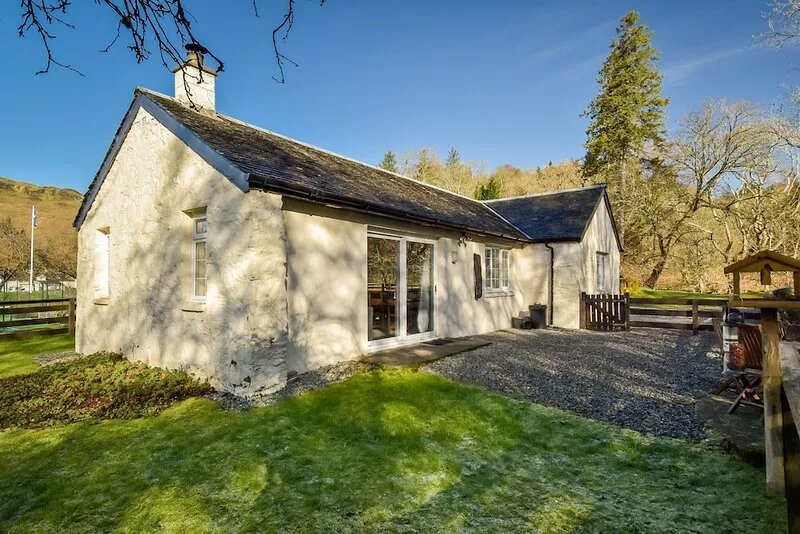 Blacksmiths Cottage -  a detached cottage that sleeps up to 6 guests