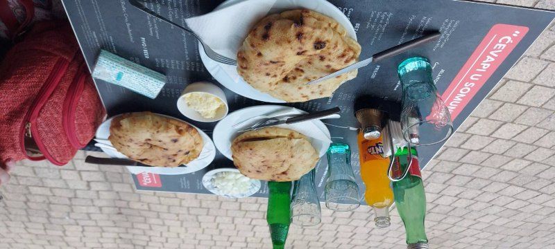 Cevapi u Somunu