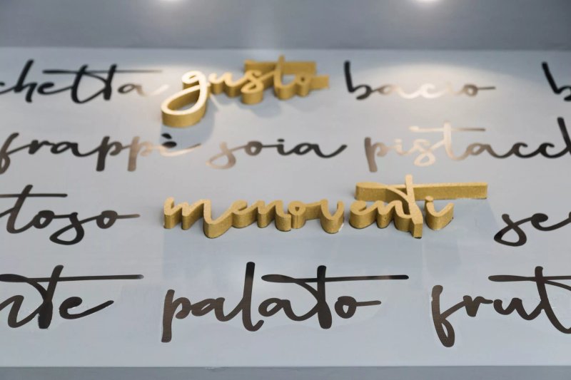 Menoventi - Gelateria Caffetteria