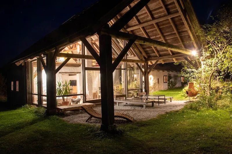 WALD-LAND-HOF Schloss Rosenau