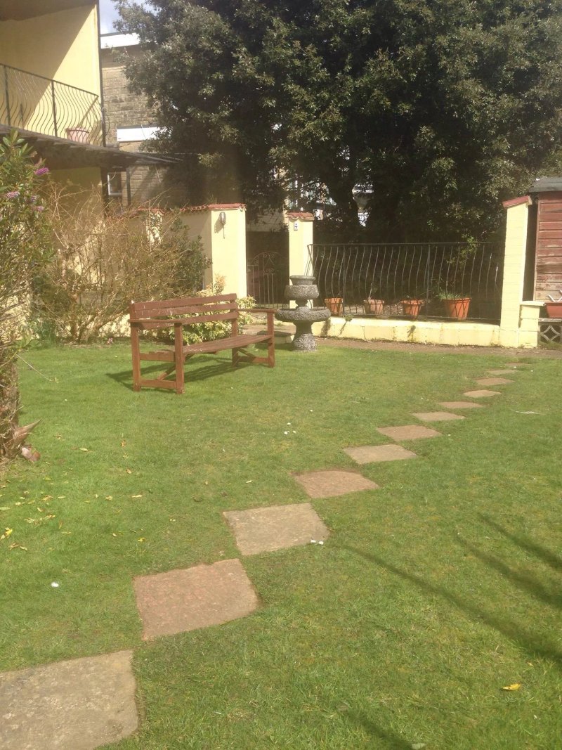 Royal Court Garden Apartment