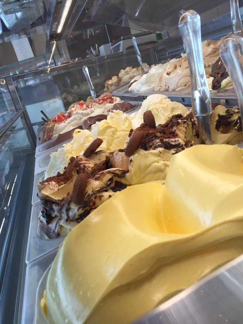 Rock Gelato E Dessert Roe Volciano