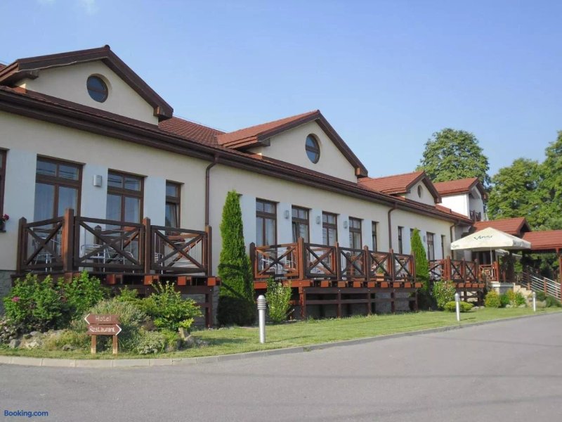 Red Deer Hotel