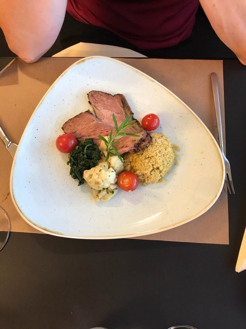 Ascott Hotel & Restaurant