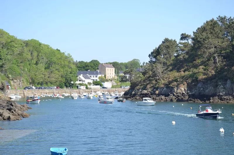 Beach walk 1 Km,  green setting Meublé tourisme 3 stars (2017 and 2022)
