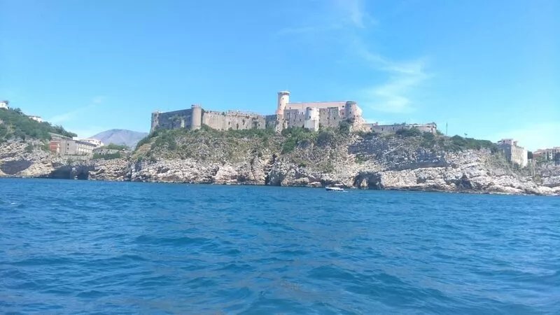 Villa Giulia: elegant apartment a few steps from the sea.