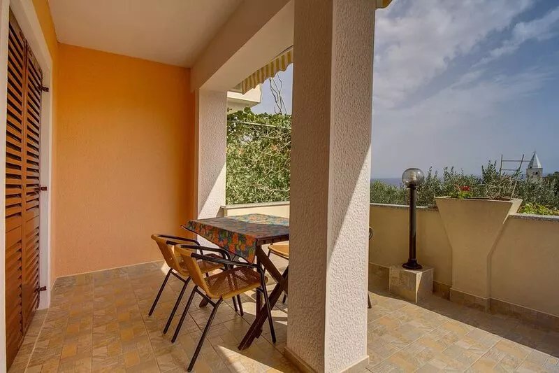 Two bedroom apartment with terrace and sea view Mali Lošinj, Lošinj (A-7879-d)