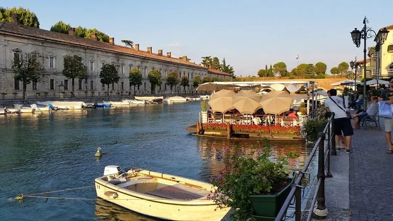 Studio Flat in Peschiera del Garda (VR) Italy CIN IT023059C2O2GR45YV